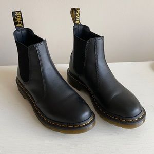 Dr. Martens 2976 Chelsea Boots